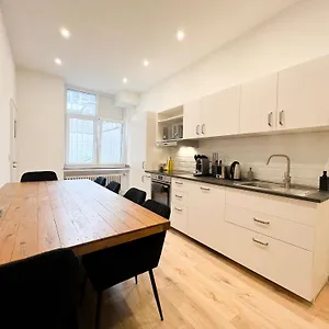 Vibehome - Little Tokyo Apartment