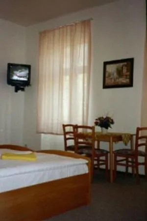 Pension Wedding Berlin 2*,